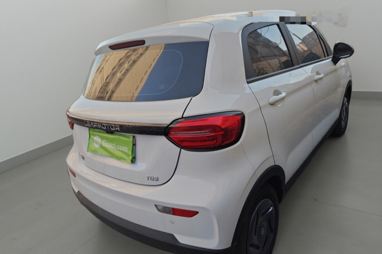 零跑汽车 零跑T03 2023款 200轻享版车身外观7