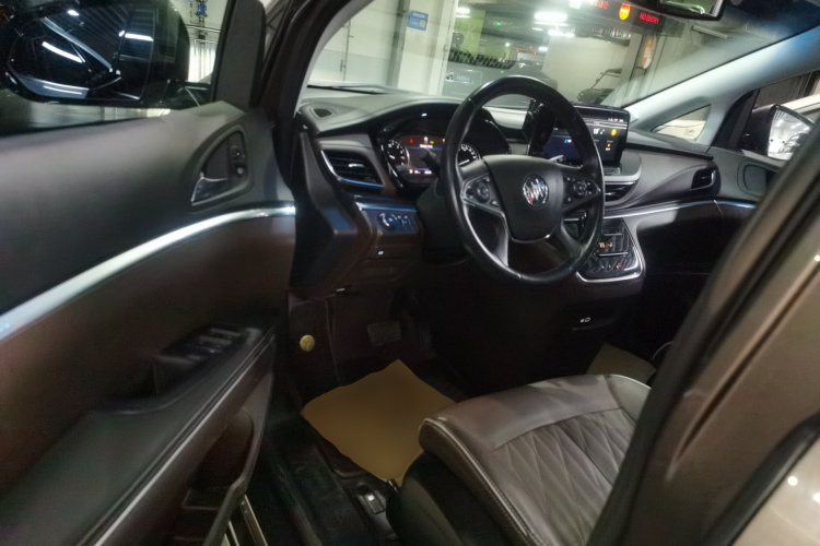 别克GL8 2021款 陆上公务舱 652T 豪华型中控内饰20