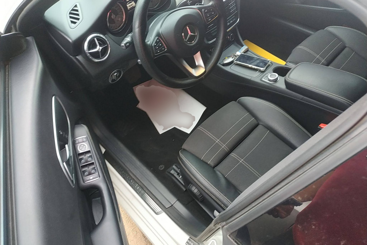 奔驰CLA 2016款 CLA 200 动感型中控内饰20