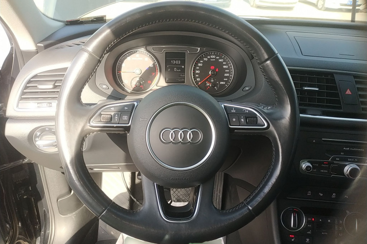 奥迪Q3 2017款 35 TFSI quattro 全时四驱风尚型局部细节13