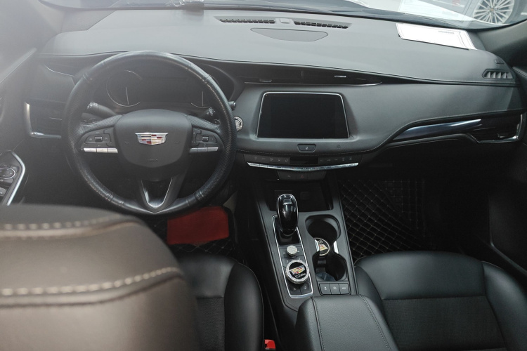 凯迪拉克XT4 2021款 28T 两驱技术型中控内饰12