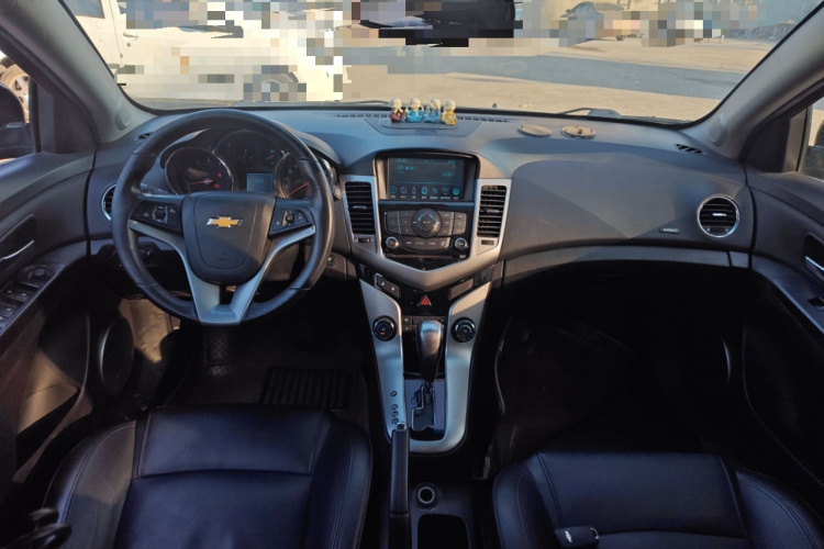 雪佛兰 科鲁兹 2013款 1.8L SX AT中控内饰12