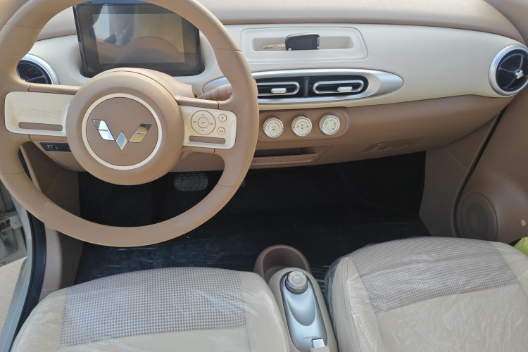 五菱汽车 宏光MINIEV 2025款 四门版 进阶款中控内饰12