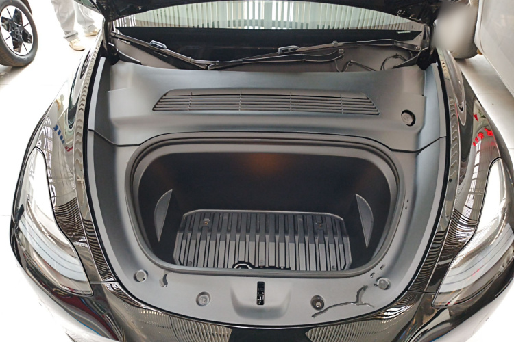 特斯拉 Model Y 2022款 改款 后轮驱动版机舱底盘24