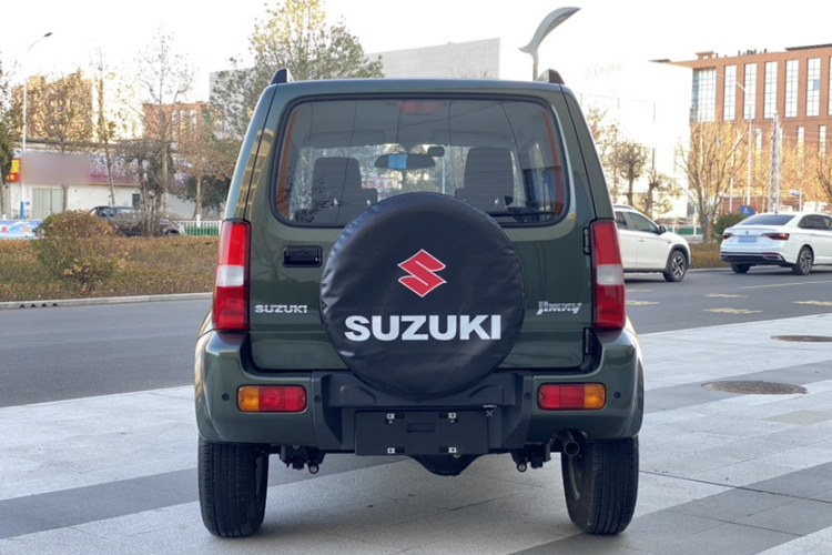 铃木 吉姆尼 2015款 1.3 AT JLX车身外观6006