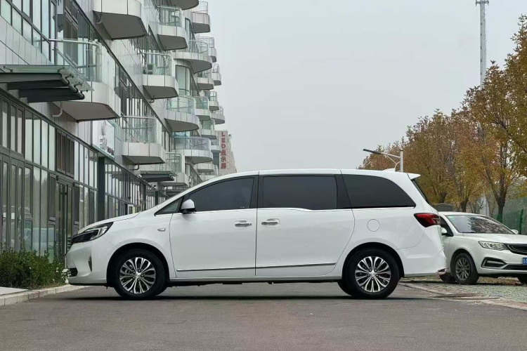 别克GL8 2022款 陆上公务舱 652T 豪华型车身外观6005