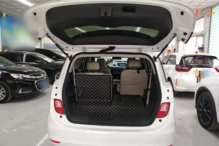 别克GL6 2018款 18T 6座精英型局部细节23