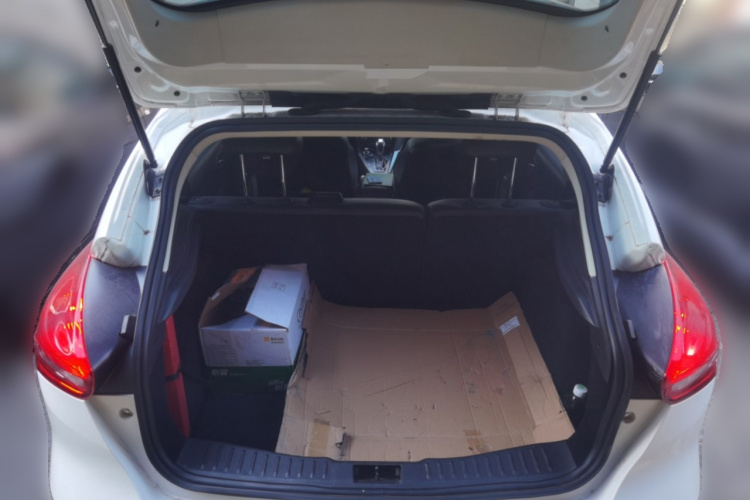 福特 福克斯 2017款 两厢 EcoBoost 180 自动精英型中控内饰23