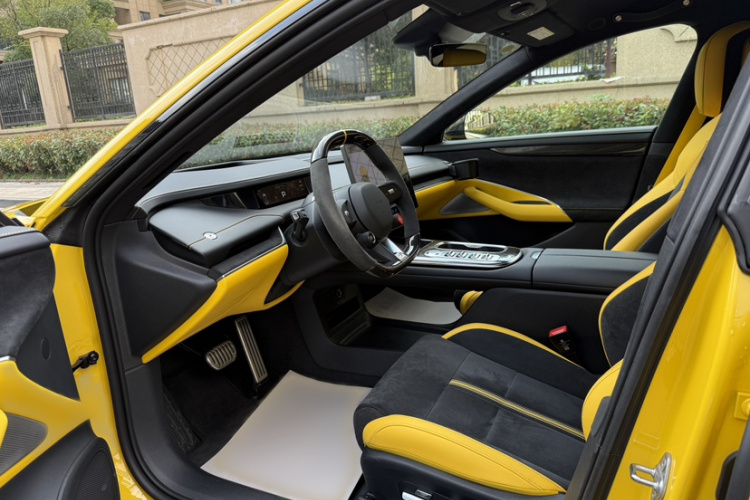 小米汽车 小米SU7 Ultra 2025款 Ultra中控内饰7003