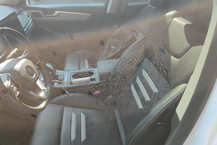 比亚迪 秦Pro 2020款 超越版 1.5TI 自动旗舰型局部细节19