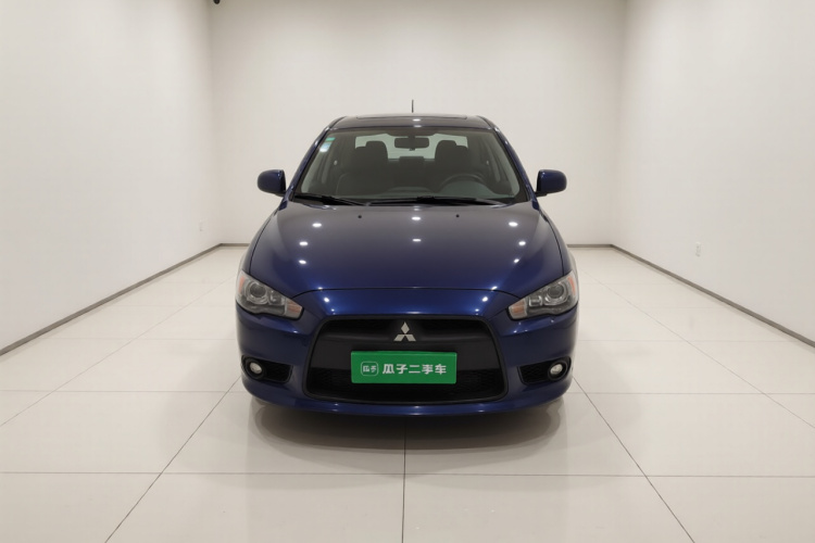 三菱 翼神 2013款 时尚版 1.8L 手动舒适型车身外观2