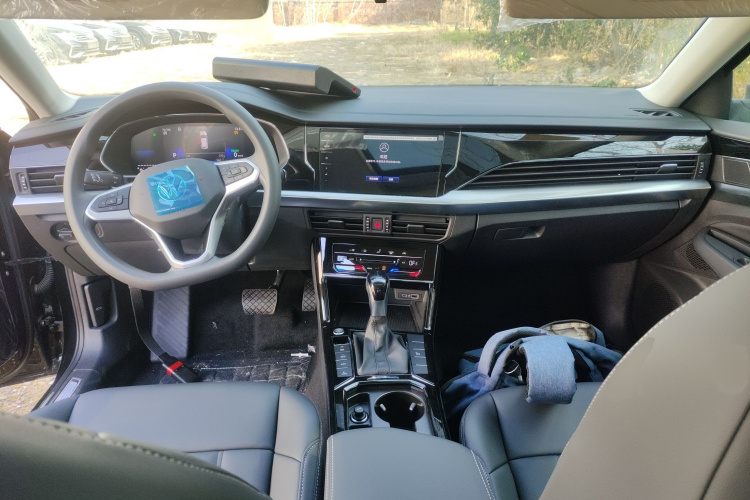 大众 帕萨特新能源 2025款 430PHEV 混动商务版中控内饰7002