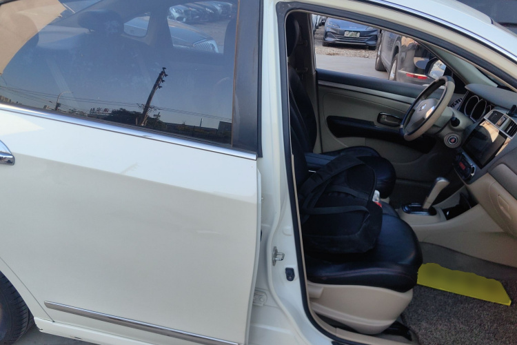 日产 轩逸 2012款 经典 1.6XE 自动舒适版局部细节41