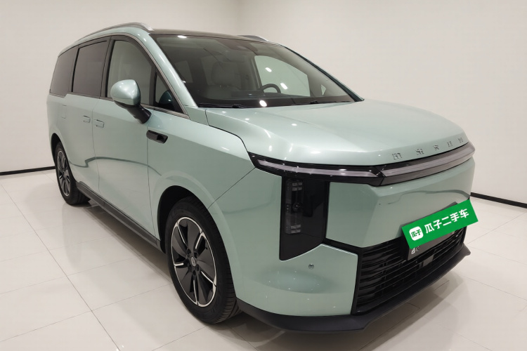 上汽大通MAXUS 大家7 2024款 超混 超长续航版 旗舰版车身外观3