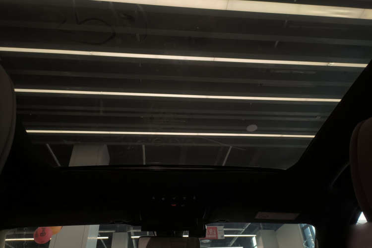 奔驰E级 2023款 E 300 L 运动时尚型中控内饰22