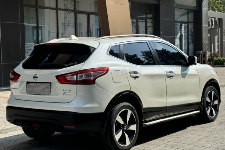 日产 逍客 2017款 2.0L CVT豪华版 国V车身外观6002