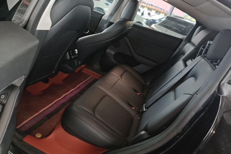 特斯拉 Model Y 2021款 标准续航后驱版中控内饰7004