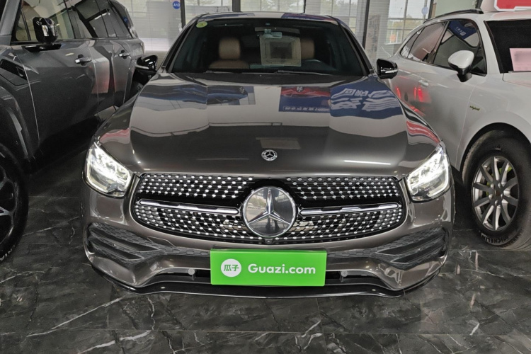 奔驰GLC轿跑 2020款 GLC 260 4MATIC 轿跑SUV车身外观2