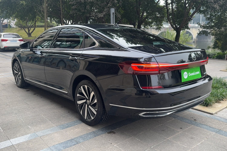 大众 帕萨特 2024款 330TSI 精英版车身外观6004