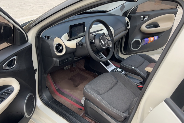 五菱汽车 五菱缤果 2024款 203km 轻享款中控内饰7003