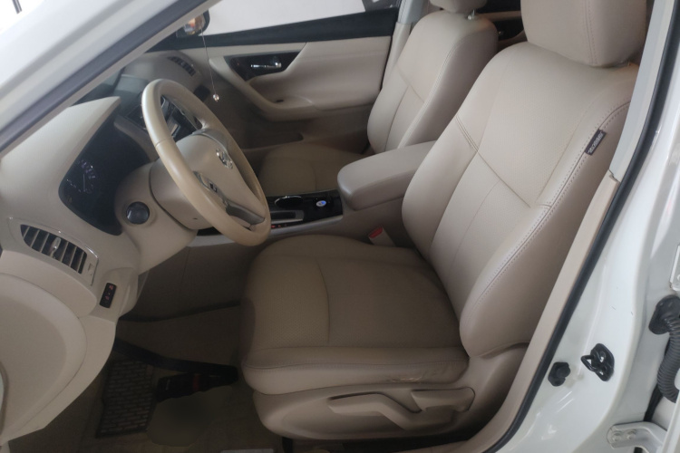 日产 天籁 2013款 2.0L XE时尚版局部细节19