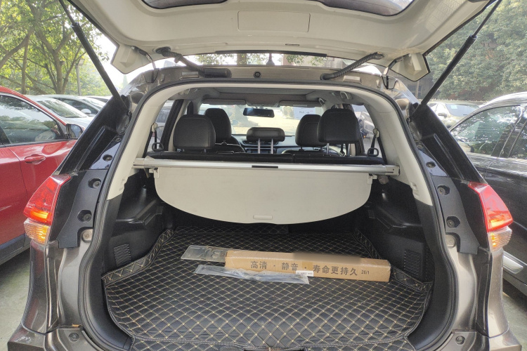 日产 奇骏 2017款 2.0L CVT舒适版 2WD局部细节23