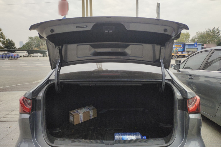 荣威i5 2023款 1.5L 手动舒享版局部细节23