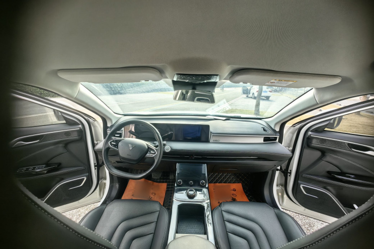 哪吒汽车 哪吒U 2021款 Pro 500 环球版中控内饰7004