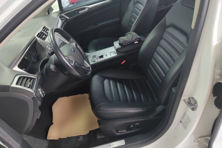 福特 蒙迪欧 2020款 EcoBoost 200 时尚型局部细节19