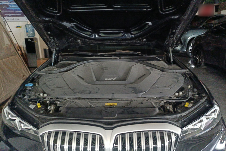 宝马i3 2022款 eDrive 35 L机舱底盘24