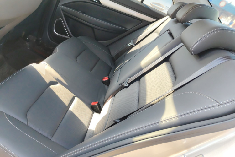 吉利汽车 帝豪 2020款 1.5L 手动豪华型中控内饰21