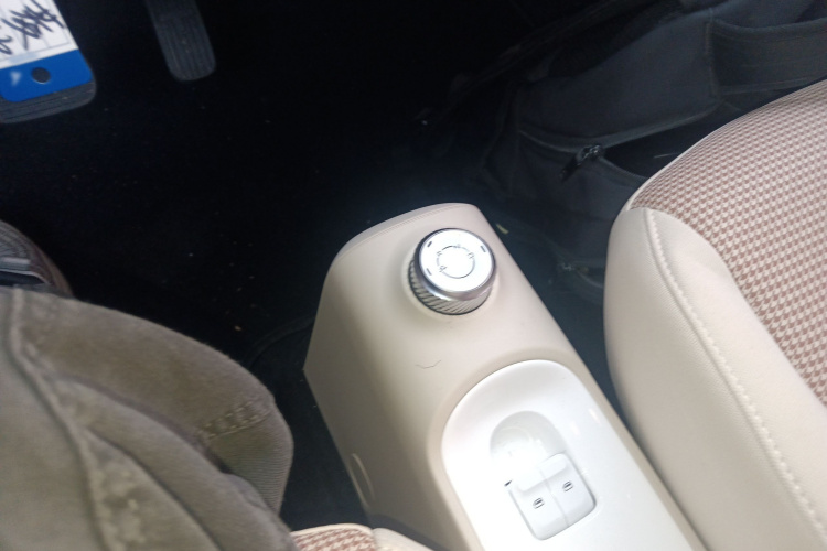 五菱汽车 宏光MINIEV 2024款 第三代 215km 青春版局部细节18