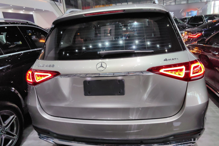 奔驰GLE 2020款 GLE 450 4MATIC 时尚型车身外观6