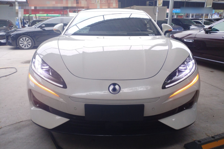 腾势Z9GT 2024款 1100四驱Ultra版车身外观2