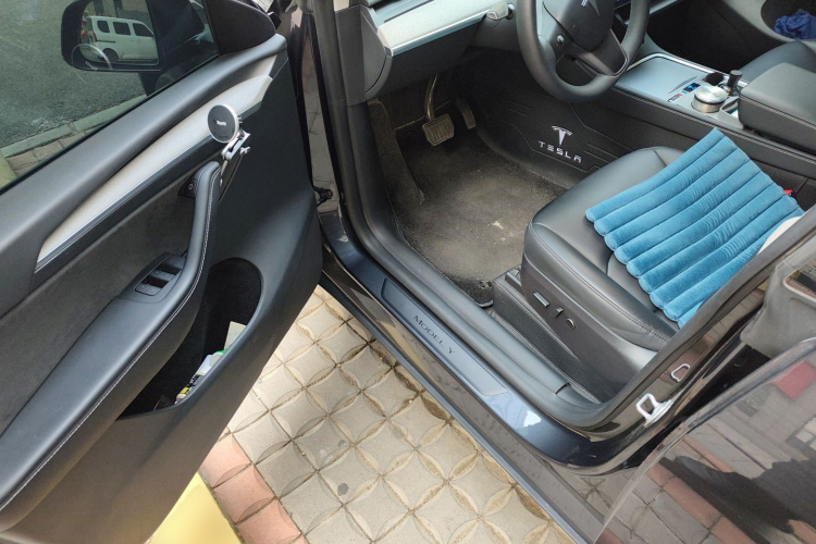 特斯拉 Model Y 2024款 后轮驱动版中控内饰20