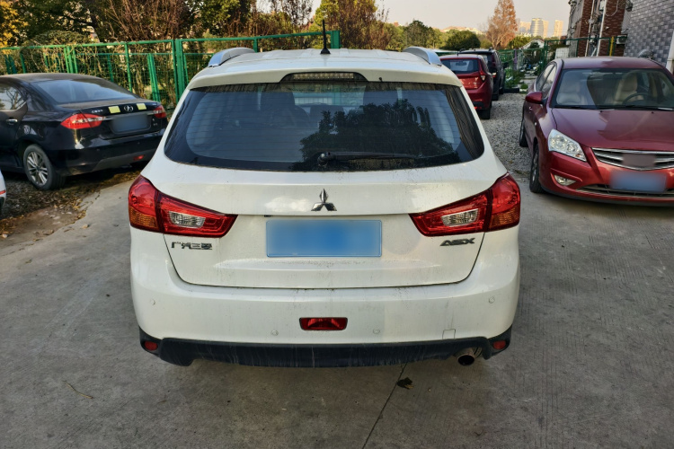 三菱 劲炫ASX 2013款 2.0L CVT两驱精英版车身外观6004