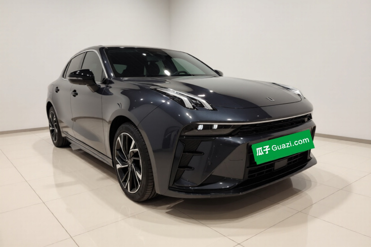 领克03 2025款 1.5TD DCT冠军版Pro车身外观3