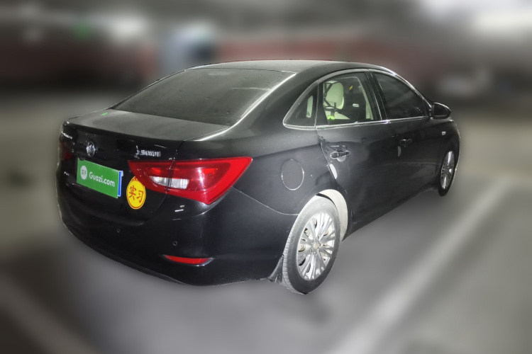 别克 英朗 2015款 15N 自动精英型车身外观7