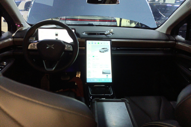 小鹏P5 2021款 550E中控内饰12