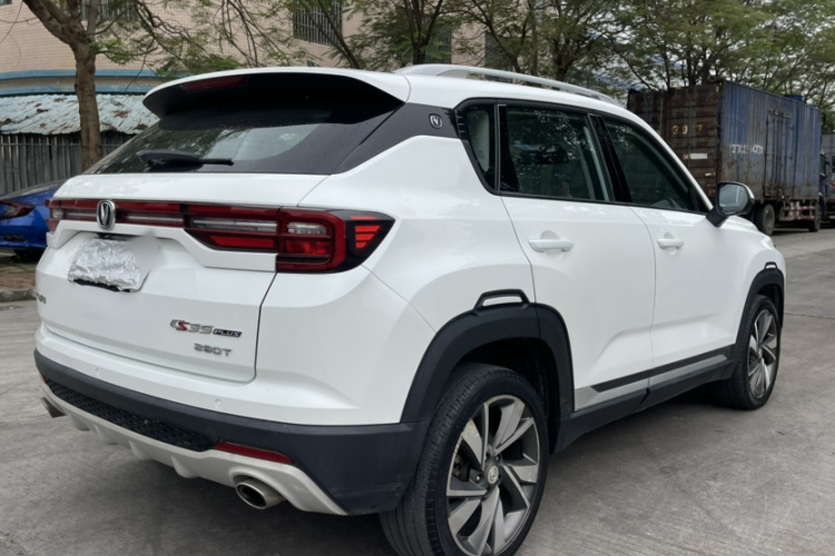 长安CS35PLUS 2019款 1.4T DCT酷联蓝鲸版车身外观6007