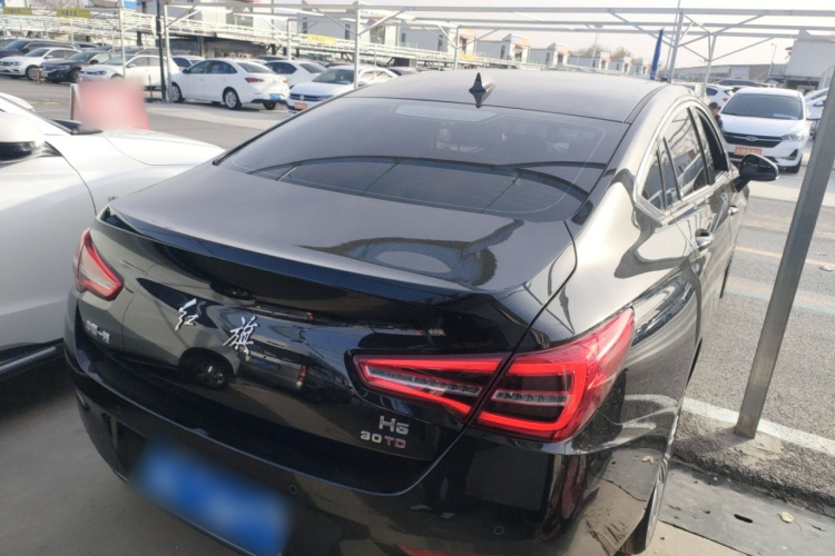 红旗H5 2022款 经典款 改款 1.5T DCT旗韵版车身外观7