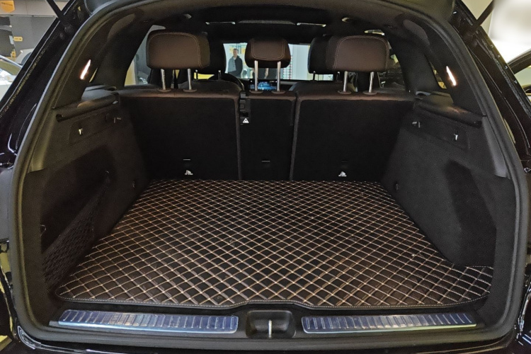 奔驰GLC 2022款 改款二 GLC 260 L 4MATIC 豪华型机舱底盘23