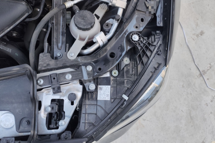 奔驰C级 2024款 C 260 L局部细节9007