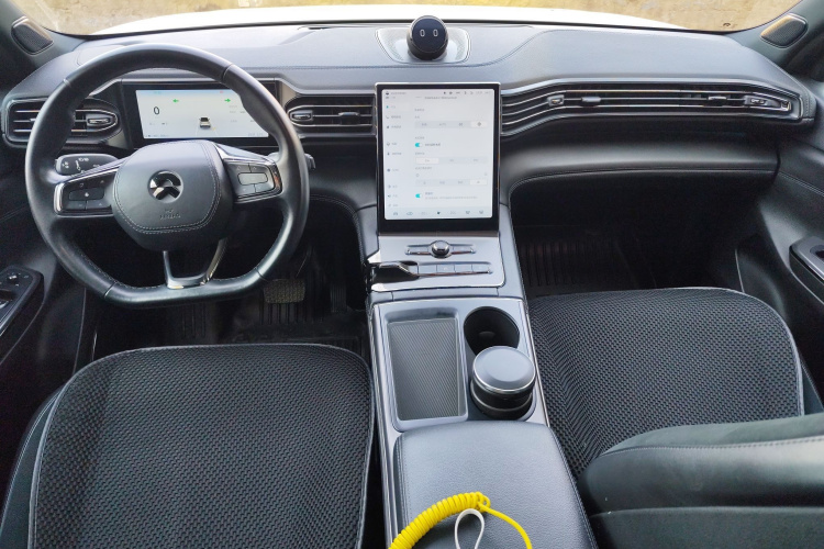 蔚来ES6 2019款 420KM 运动版中控内饰12