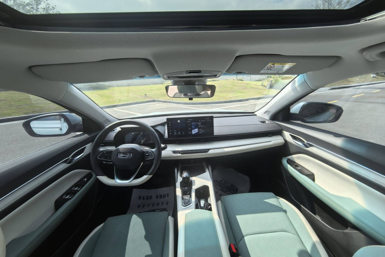 吉利汽车 帝豪L HiP 2022款 1.5TD-DHT Pro 100KM Super 睿中控内饰7004