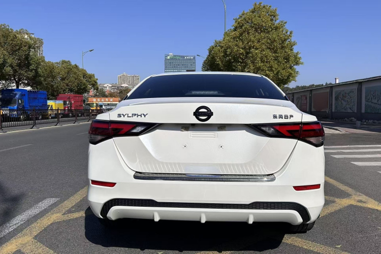 日产 轩逸 2022款 1.6L XL CVT悦享版车身外观6006