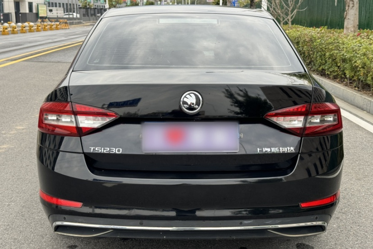 斯柯达 明锐 2018款 TSI230 DSG豪华版车身外观6001