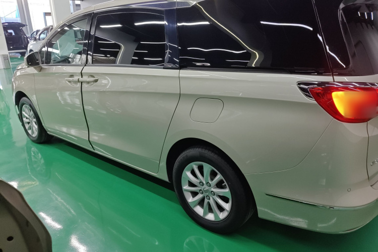 别克GL8 2017款 ES 28T 舒适型 国V车身外观4