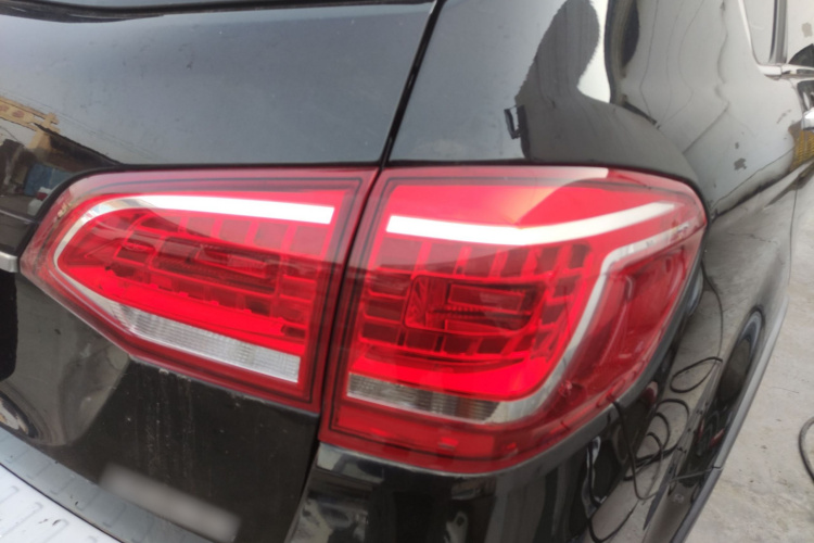 哈弗H6 2018款 红标 运动版 1.5T 手动两驱精英型车身外观9