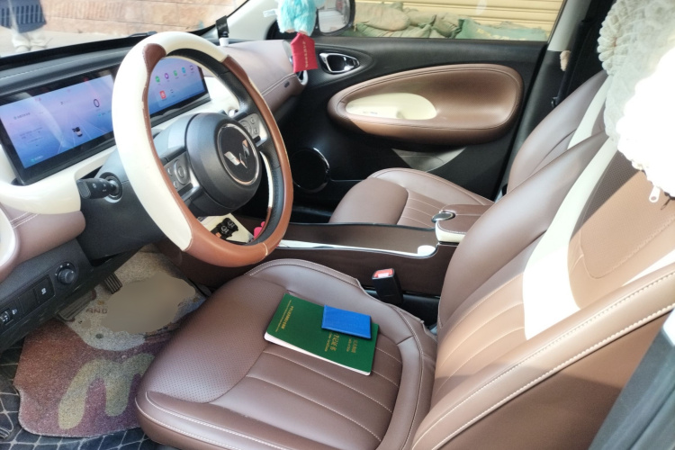 五菱汽车 五菱缤果 2023款 333km 灵犀互联+款中控内饰19